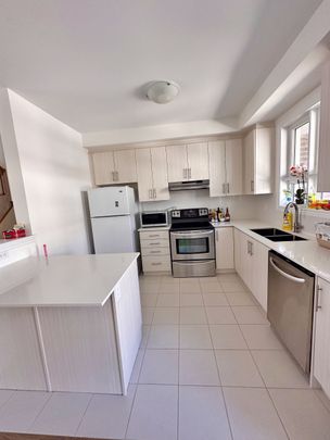 For Lease - 74 Chicago Lane, Markham, Ontario - Photo 1