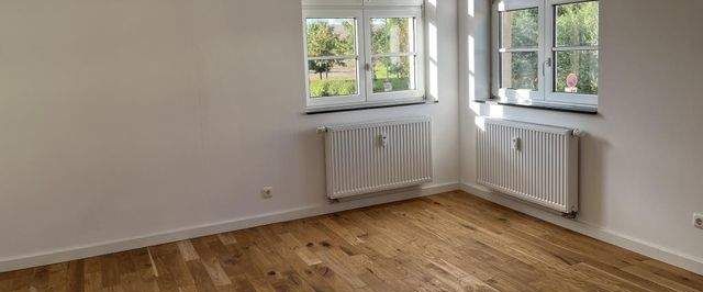 Lieblingsplatz - hell und gemütlich! Tageslichtbad mit Wanne, Parkettboden, Abstellraum - Foto 1