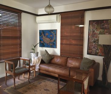 Holland Park - Photo 1