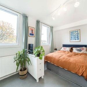 Hanson Close, SW12 9QA, London - Photo 2