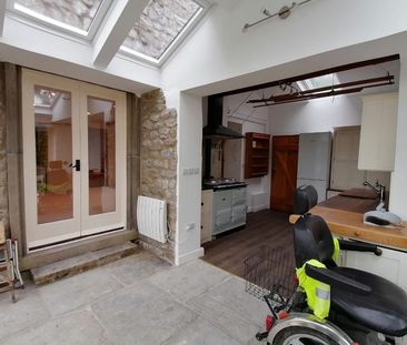 4 bedroom House To Let - Photo 6