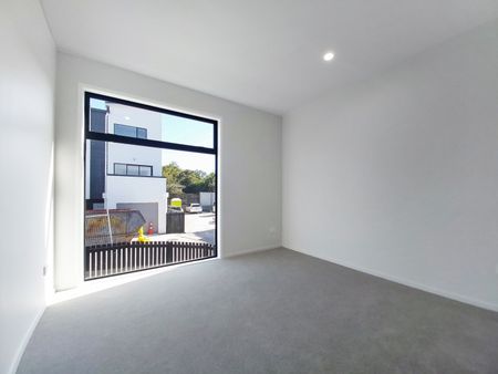 End Townhouse - Four Bedrooms in Mangere Bridge! - Photo 5