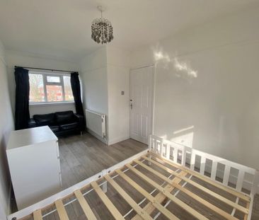 2 bedroom semi-detached house to rent - Photo 6