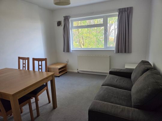 1 Bed Flat, Crescent Road, N8 - Photo 1