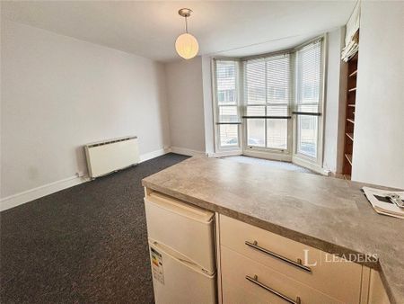 1 bedroom flat to rent - Photo 2