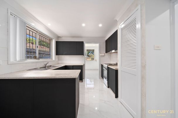 Prime Location! Renovated Family Home! - Photo 1