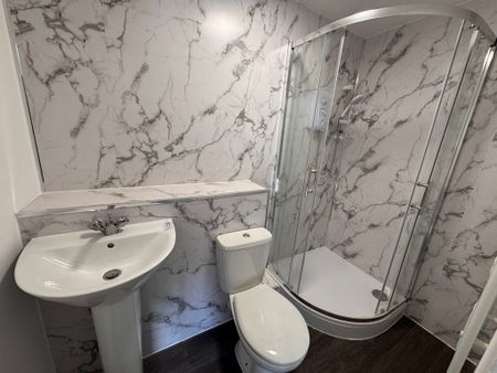 Broadmeadow Flats, Warstones Drive, Wolverhampton - Photo 5