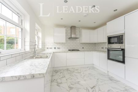 3 bedroom terraced house to rent - Photo 3