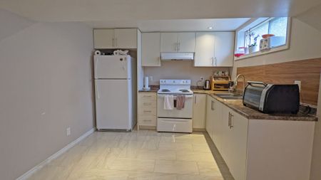 For Lease - 63 Centre Street Unit# Basement, Richmond Hill, Ontario - Photo 4