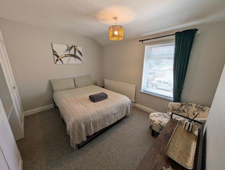2 bedroom end of terrace house to rent - Photo 3