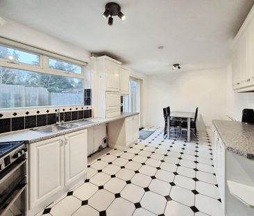 3 bedroom semi-detached house to rent - Photo 5