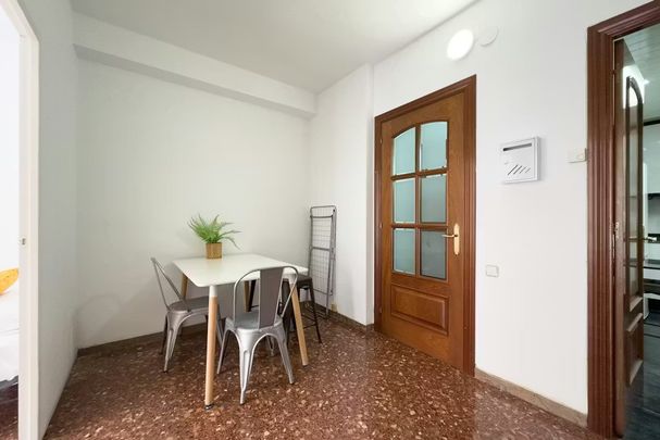 Carrer de la Mare de Déu del Carmel, Barcelona, Catalonia 08022 - Photo 1