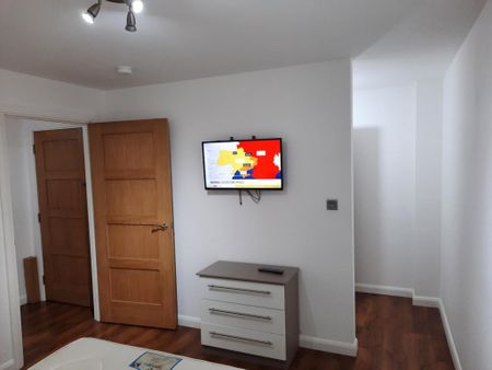 1 bedroom flat to rent - Photo 4