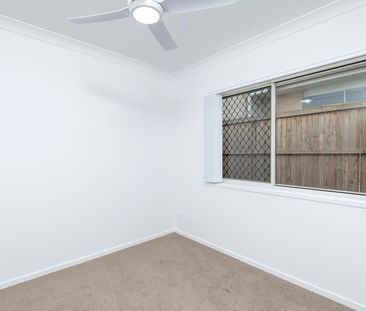 Modern Family Living - Photo 4