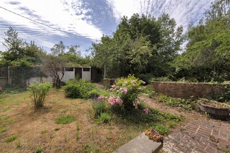 4 bedroom detached house to rent - Photo 5