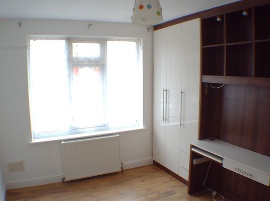 3 bedroom semi-detached house to rent - Photo 1