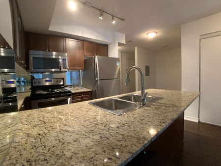 COLLEGE PARK PHASE II: Bay & College (761 Bay St) AD#102112 - Photo 2