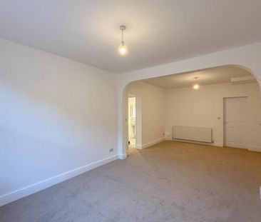 5 bedroom end of terrace house to rent - Photo 1
