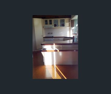 WELL MAINTAINED & PRESENTED COLONIAL DESIGNED HOME WITH CHARM & CHA... - Photo 3