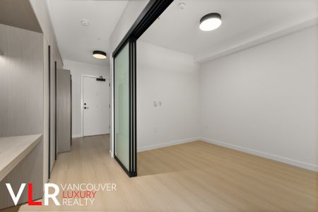 Condo in Port Moody, British Columbia - Photo 2