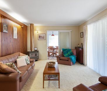 Multiple Living/Entertaining Areas | 1012sqm block - Photo 3