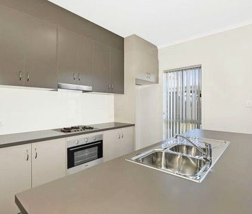 Modern 3-Bedroom Townhouse in the Heart of Largs North - Photo 6