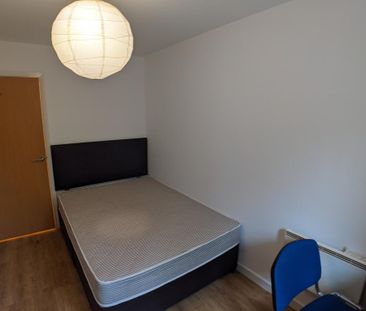 3 bedroom flat to rent - Photo 3