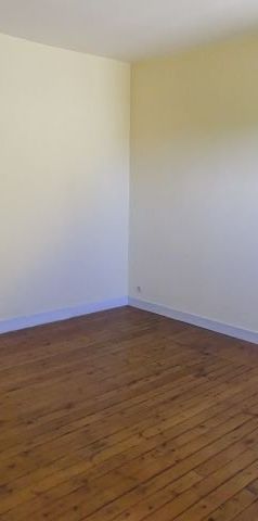 Location Appartement 2 pièces 30m² ST HILAIRE ST FLORENT 49400 - Photo 1