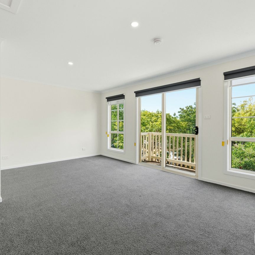 74B Kelleway Avenue, Nicholls ACT, Belconnen - Photo 1