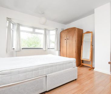 4 bedroom terraced house to rent - Photo 2