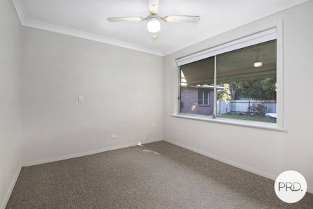 DELIGHTFUL EAST ALBURY TWO BEDROOM UNIT! - Photo 3