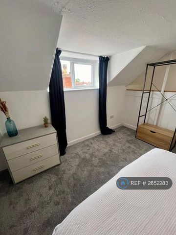 1 bedroom in a house share to rent - Photo 5