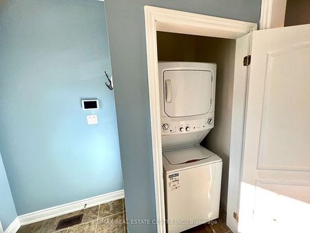 For Lease - 211 Elbern Markell Drive, Brampton, Ontario - Photo 2