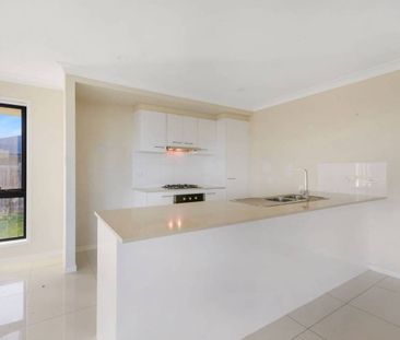 Quiet Suburb Living for the Family! - Photo 2