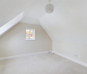 2 bedroom end of terrace house to rent - Photo 3