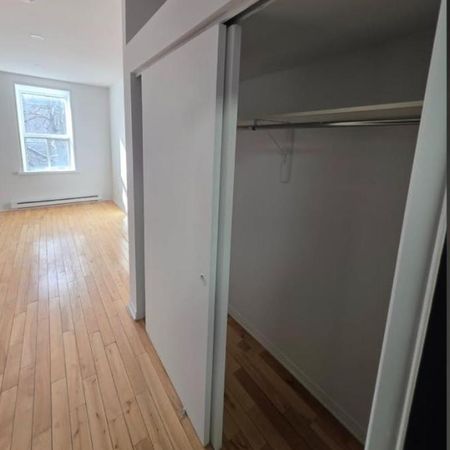 2 CH - 1 SDB - Montréal - $2,099 /mo - Photo 3