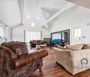 6 bedroom bungalow to rent - Photo 1