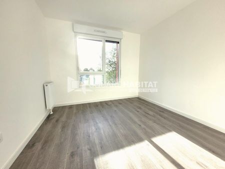 Location Appartement 3 pièces 61m² COMINES 59560 - Photo 3