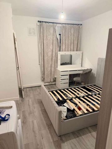 Trafalgar Road, London, SE10 - Photo 3