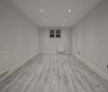 Kenley, CR8 - Photo 1