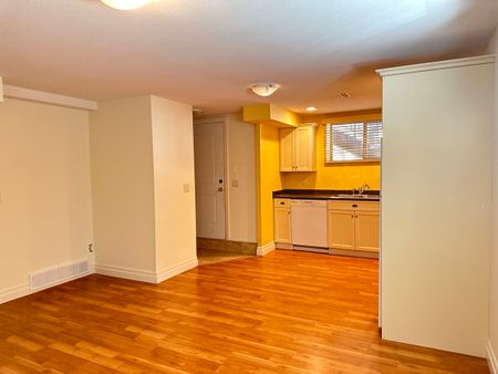 Cozy Suite in Central Abbotsford - Photo 5