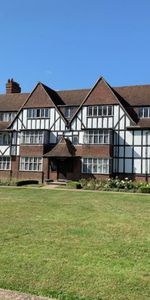 Oxford Court - Photo 4