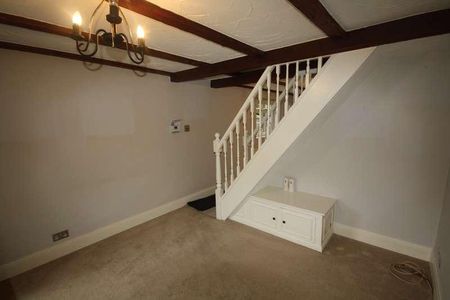 Spring Lane, Farnham Common, SL2 - Photo 4