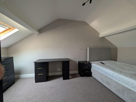 7 bedroom house of multiple occupation to rent - Photo 2