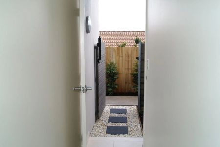 One Bedder Garden Apartment - Photo 5