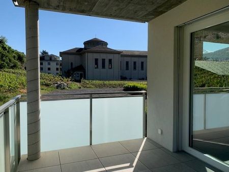 Appartement lumineux de 2.5 pièces au 1er étage avec ascenseur - Photo 3