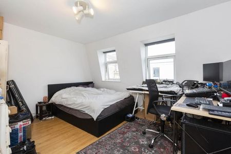 Located minutes to Stoke Newington overground and all local amenities - Photo 4