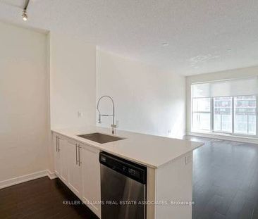 Burnhamthorpe Rd W & Confederation Pkwy Spacious 1Bdrm Modern Kitchen - Photo 3