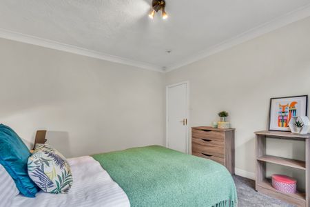 9 HEADINGLEY CRESCENT Leeds - LS6 3EH - Photo 4