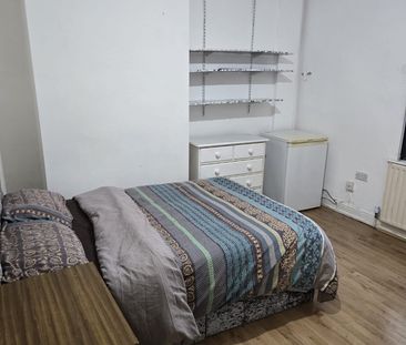 1 Bed Flat, Aberdeen Walk, LS12 - Photo 2